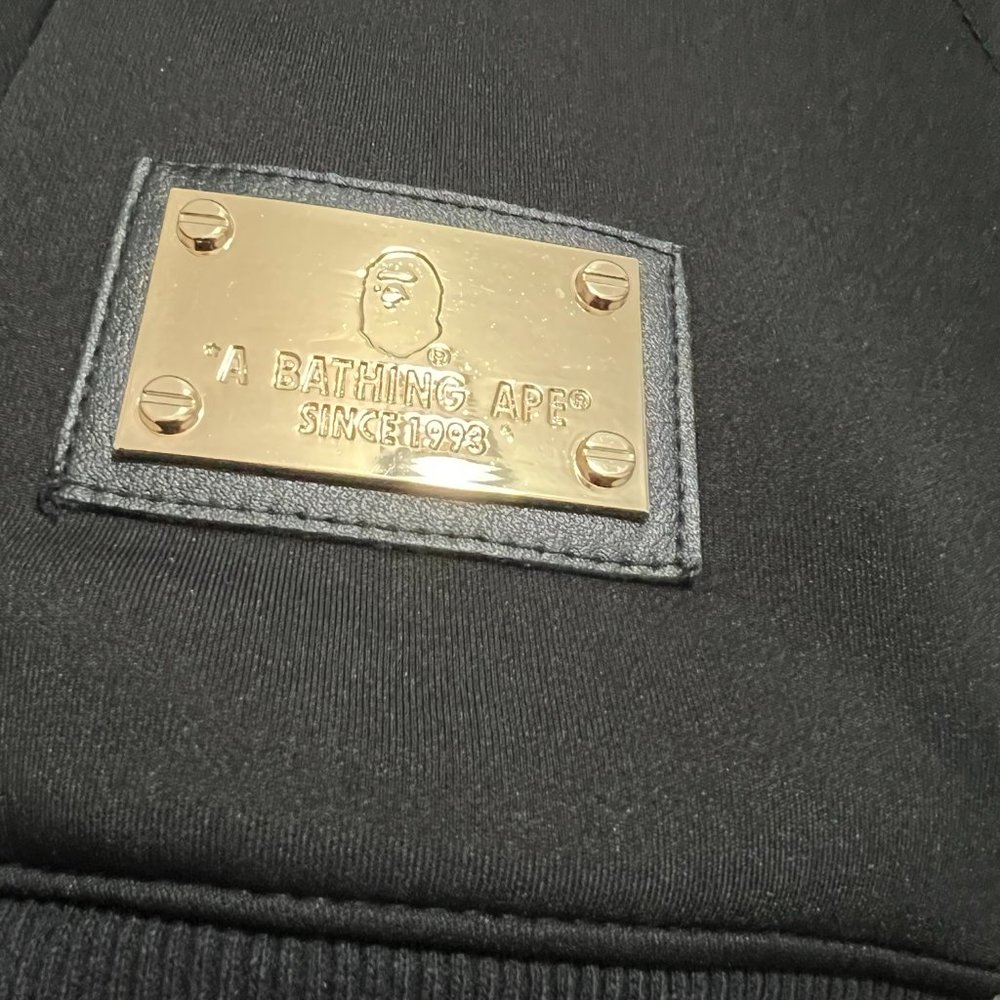 A Bathing APE Limited Edition BLACK GOLD Full Face Zip Shark Hoodie - Picture 2 of 16